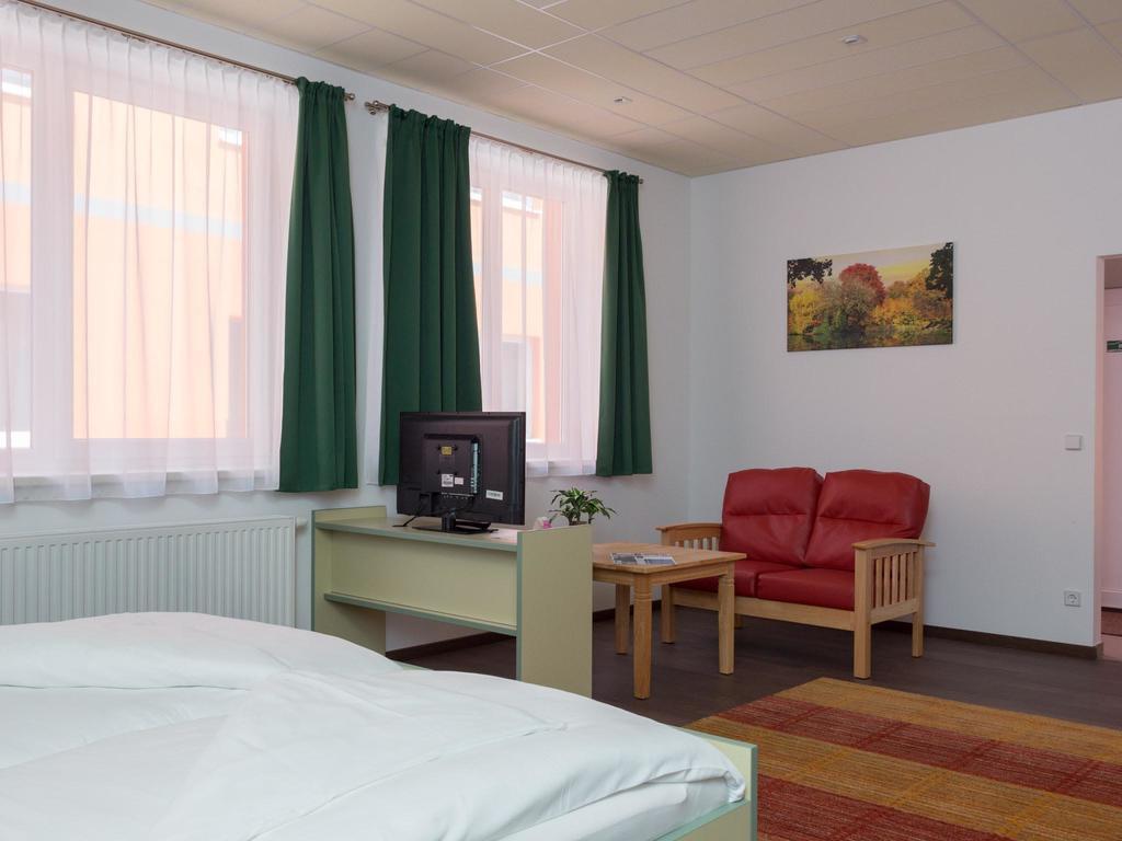 Winrooms "Hotel&Appartement" Wiener Neustadt Zewnętrze zdjęcie