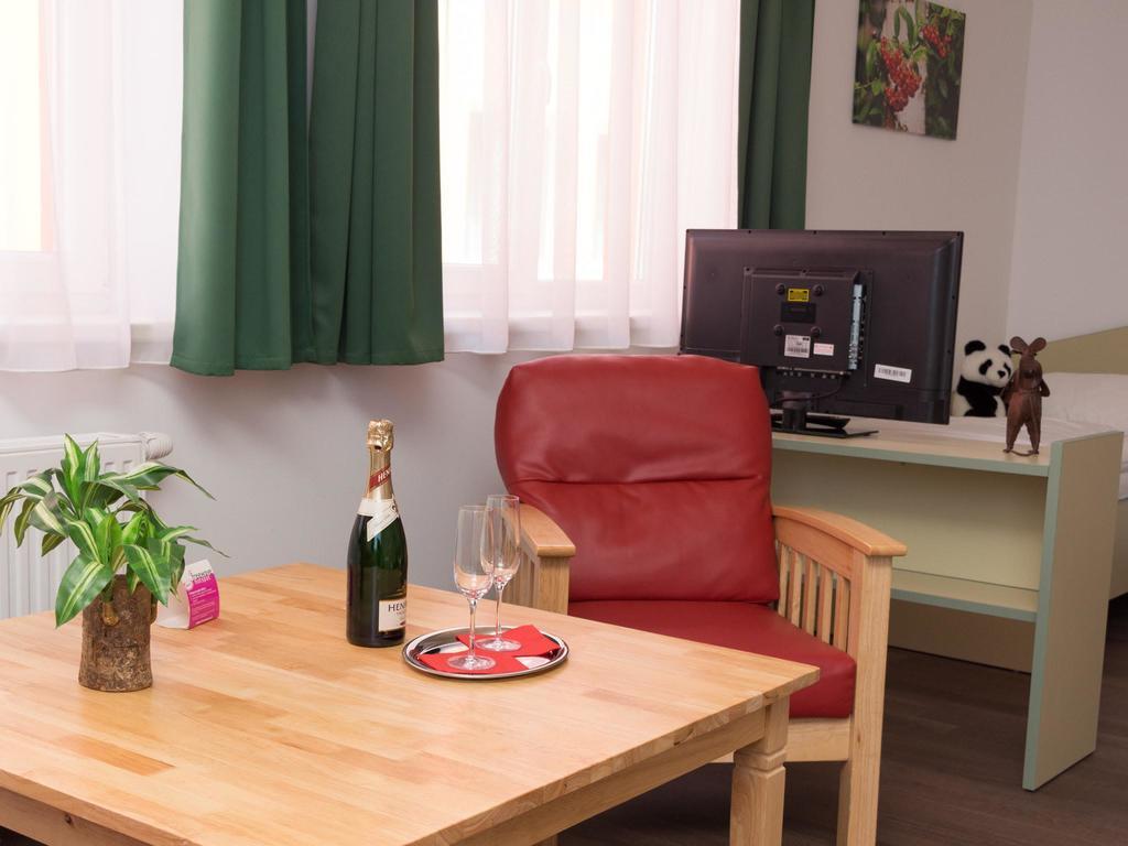Winrooms "Hotel&Appartement" Wiener Neustadt Zewnętrze zdjęcie