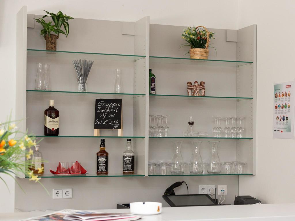 Winrooms "Hotel&Appartement" Wiener Neustadt Zewnętrze zdjęcie