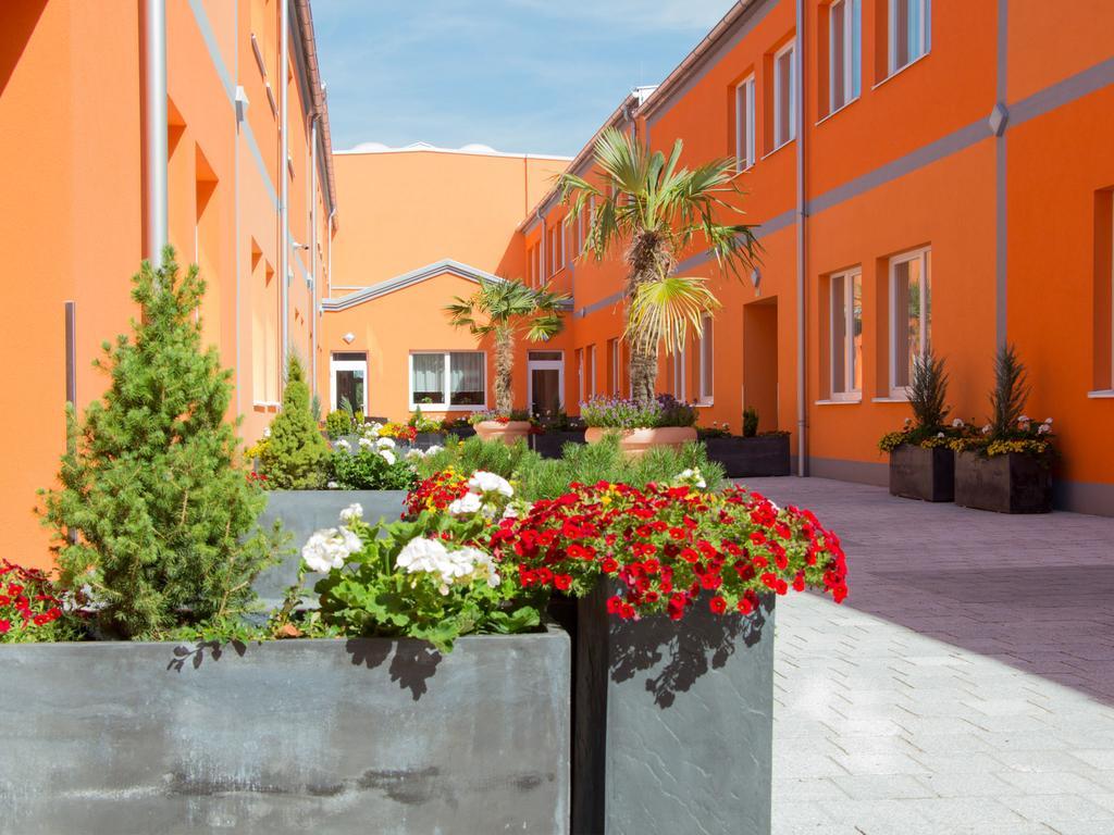 Winrooms "Hotel&Appartement" Wiener Neustadt Zewnętrze zdjęcie